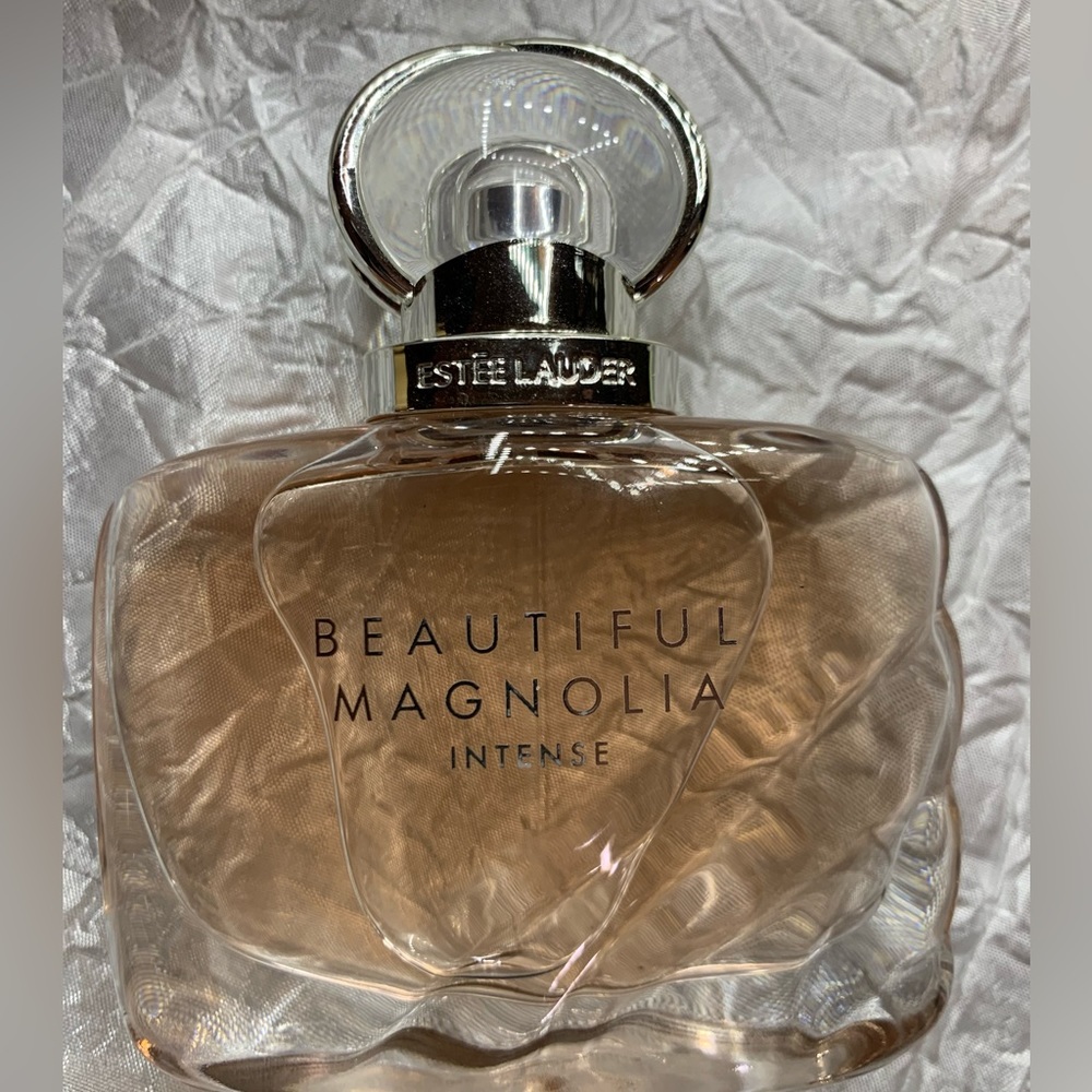 Estée Lauder Beautiful Magnolia Intense Eau de parfum spray 1.7 fl oz